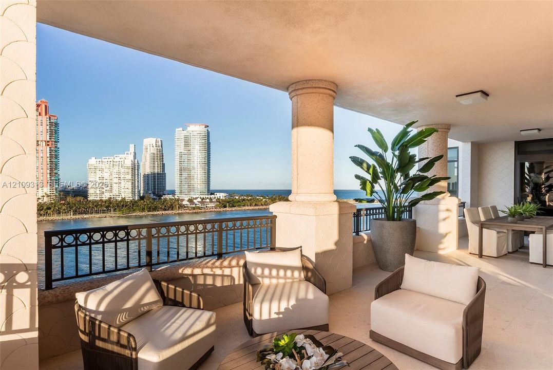 En Venta: $19,900,000 (4 camas, 4 baños, 4738 Pies cuadrados)