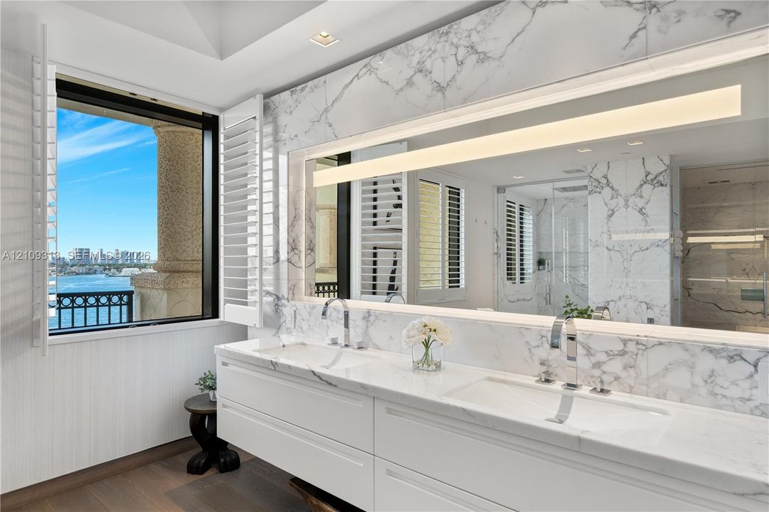 En Venta: $19,900,000 (4 camas, 4 baños, 4738 Pies cuadrados)