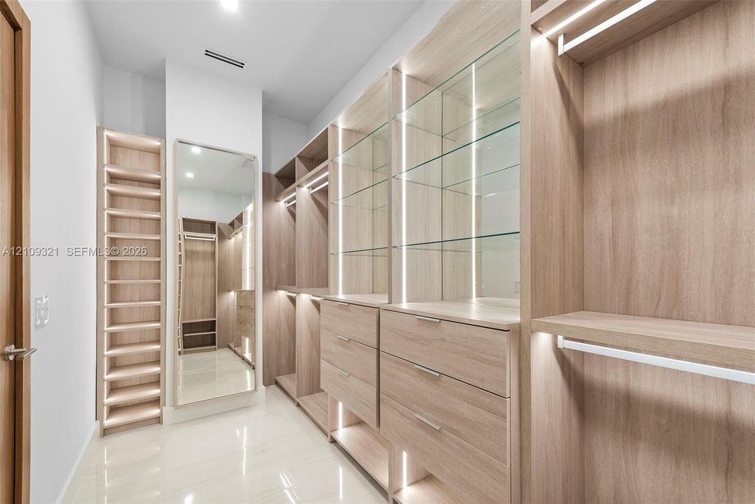 В аренду: $19,000 (4 спален, 4 ванн, 2792 Квадратных фут)