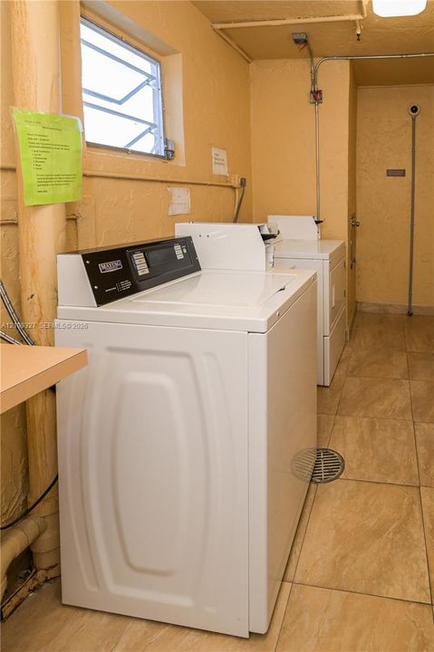 待售: $199,999 (2 贝兹, 2 浴室, 1144 平方英尺)