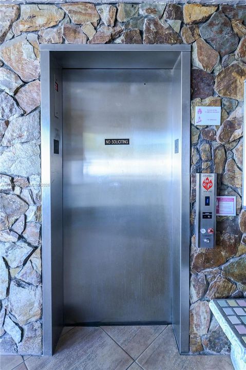 待售: $199,999 (2 贝兹, 2 浴室, 1144 平方英尺)