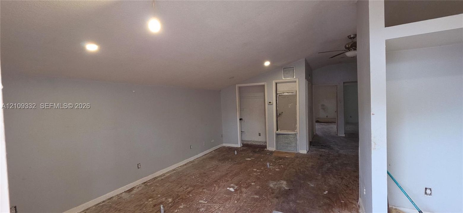 На продажу: $824,900 (6 спален, 3 ванн, 3088 Квадратных фут)