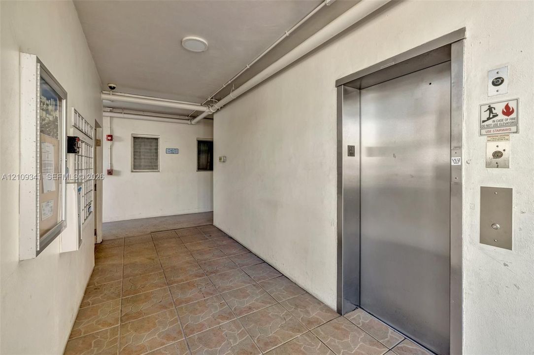 На продажу: $225,000 (1 спален, 1 ванн, 806 Квадратных фут)