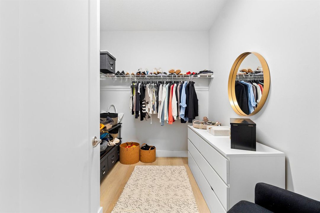 Walk-in Closet