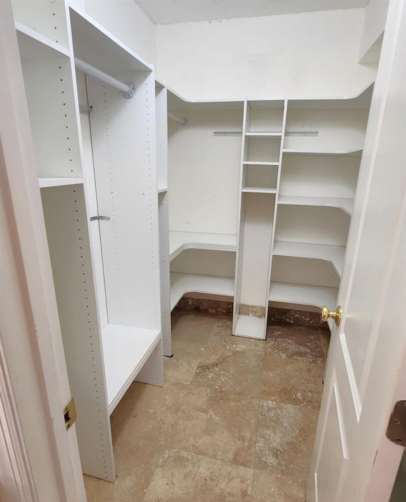 walk in closet