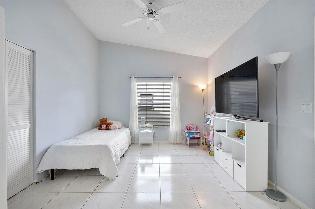 8521 Leeway Ln_029