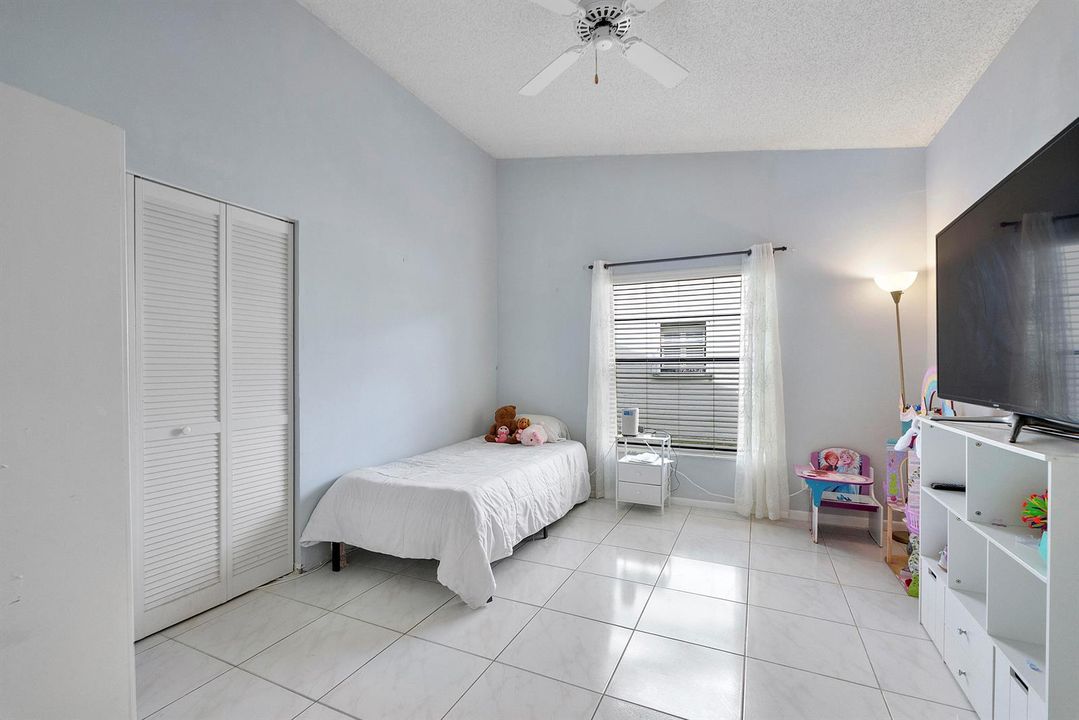 8521 Leeway Ln_028