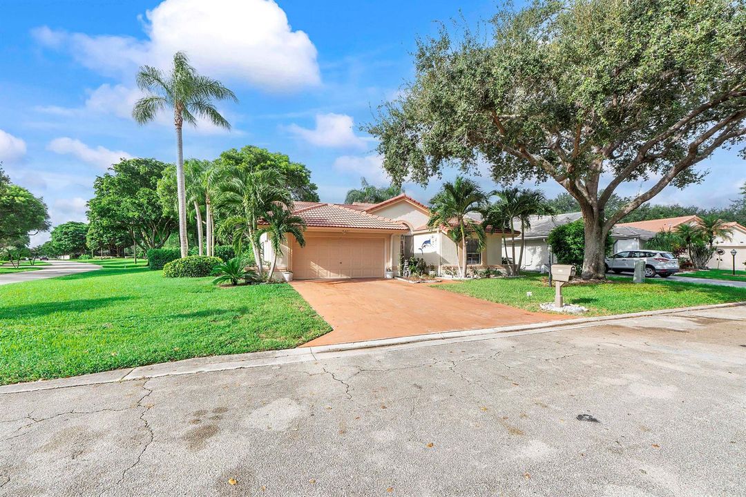8521 Leeway Ln_004