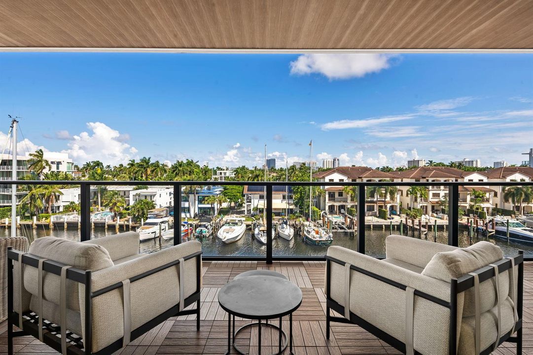 Terrace w/ NewTechWood