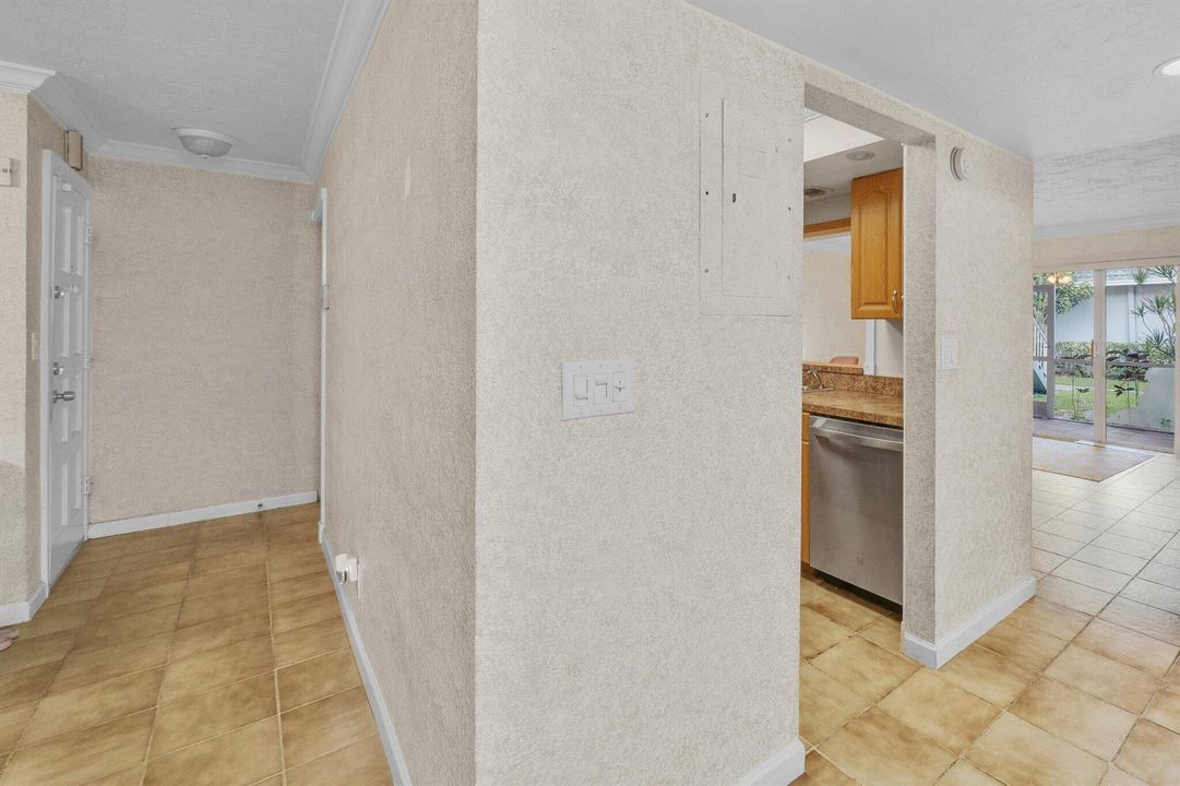 10 Foyer
