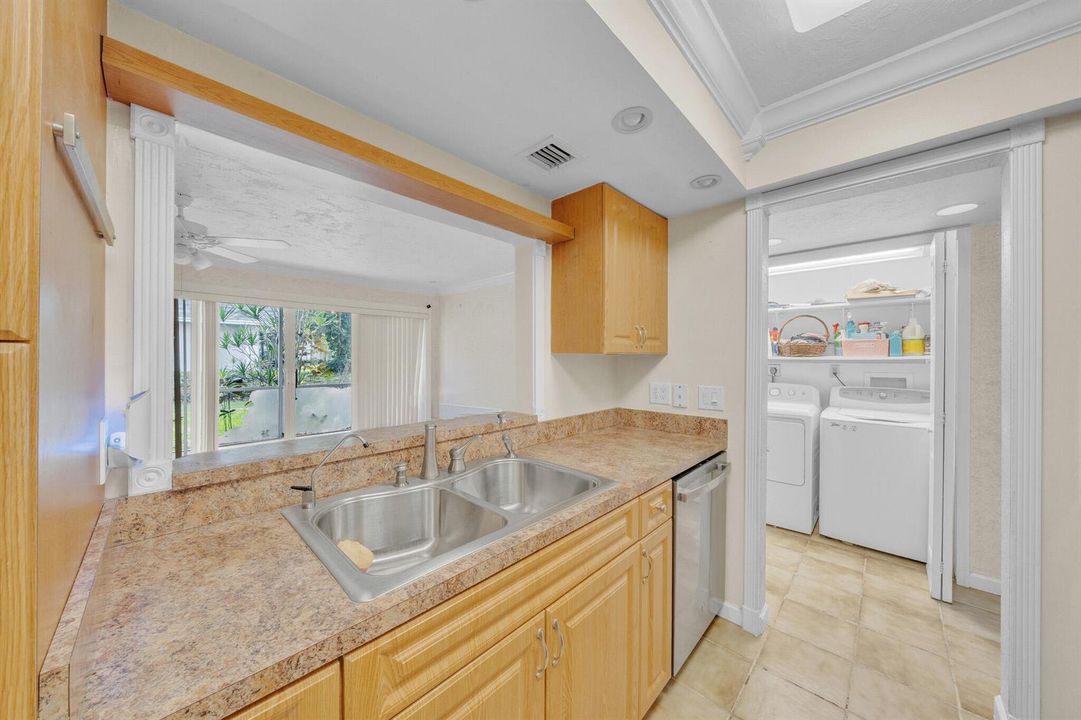 11 Kitchen (4)
