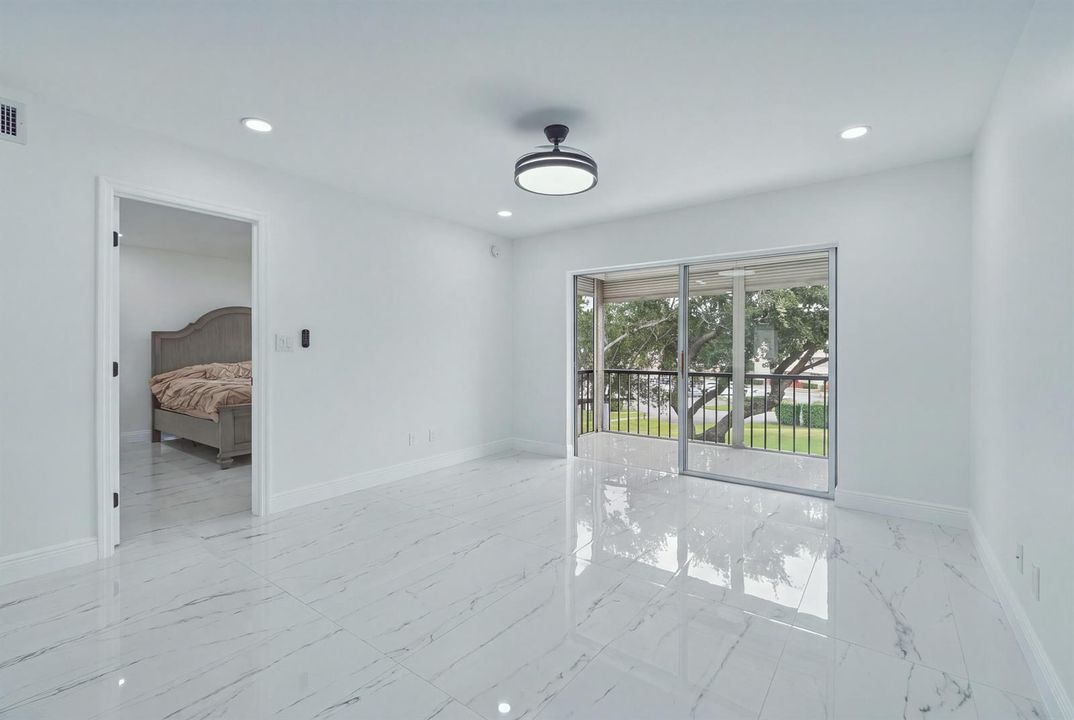 9. Living Room Some MBR