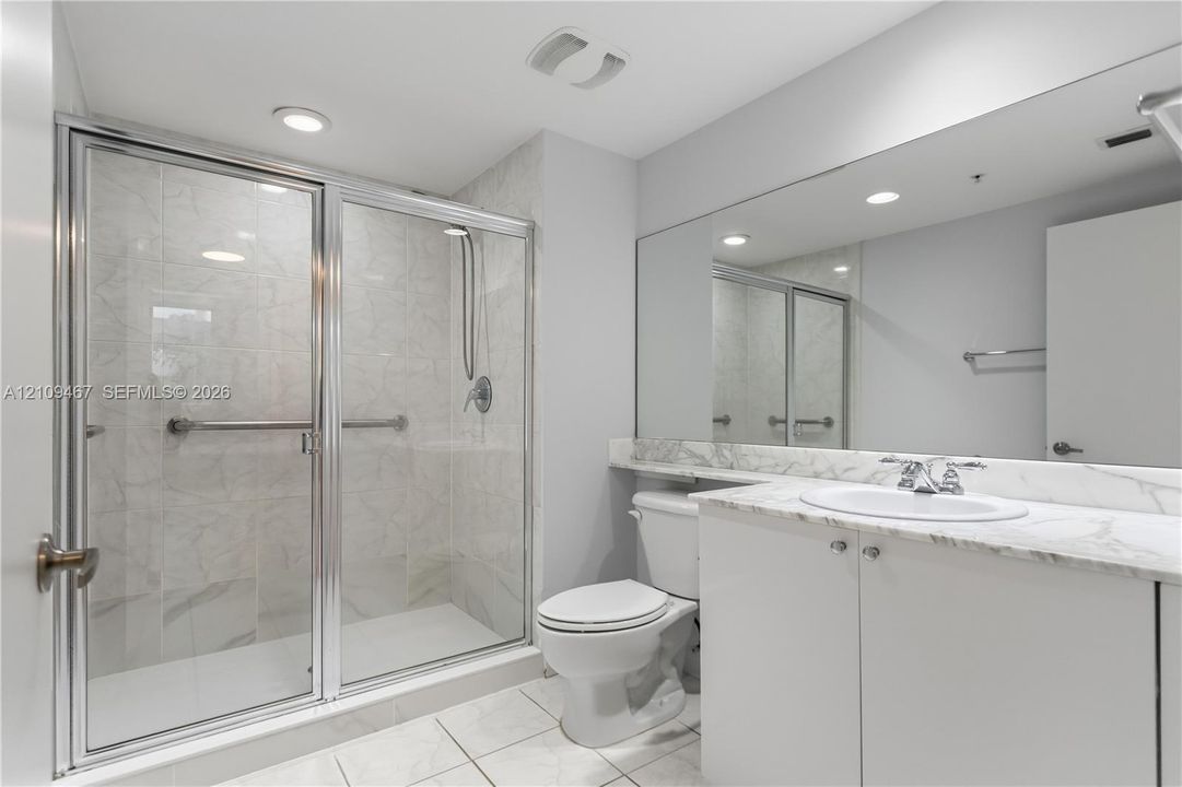 На продажу: $399,000 (2 спален, 2 ванн, 1252 Квадратных фут)