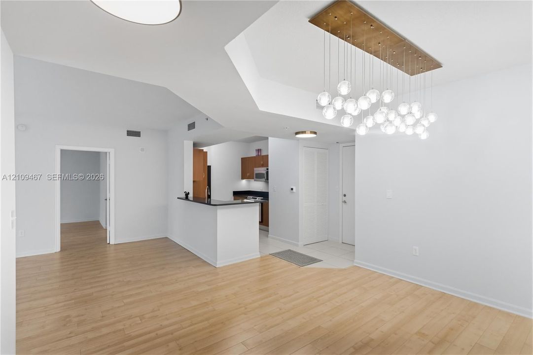 На продажу: $399,000 (2 спален, 2 ванн, 1252 Квадратных фут)