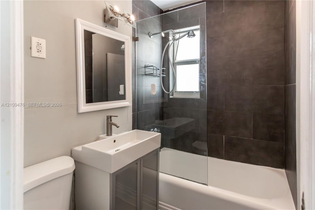 В аренду: $3,200 (2 спален, 2 ванн, 1130 Квадратных фут)