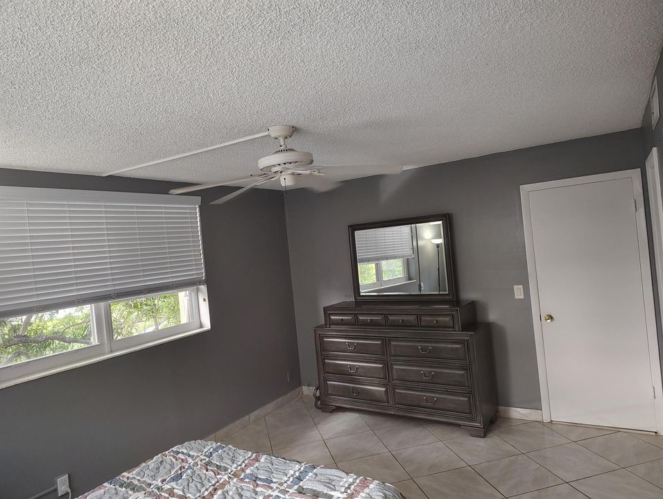 Mast bedroom facing door