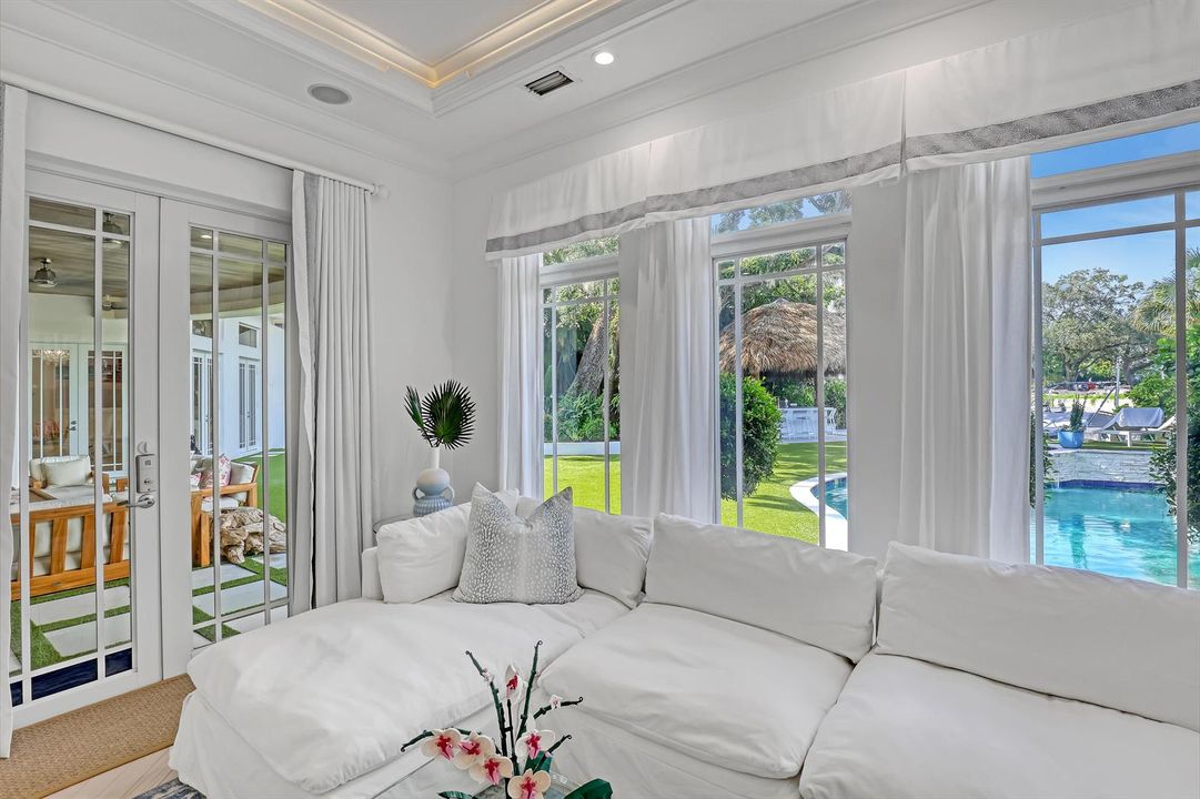 2338 Flamingo (75)