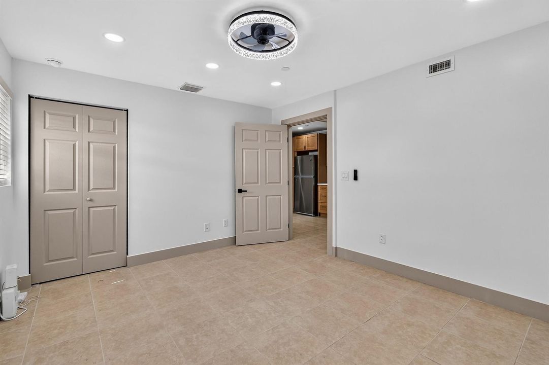 5419SpruceAve(9)