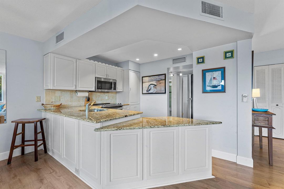 007-1605SouthUSHighway1-301V6-Jupiter-FL
