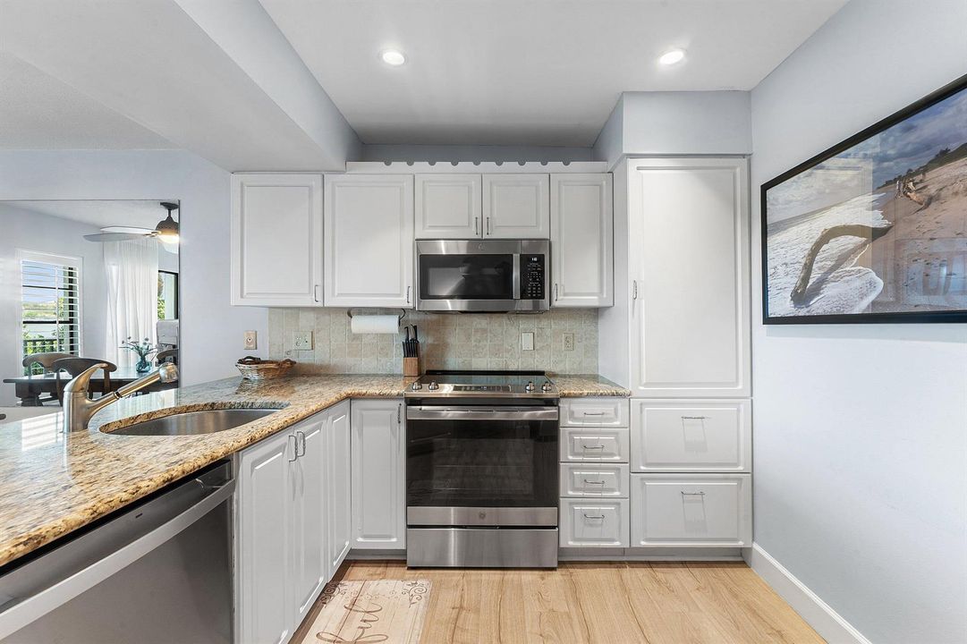 008-1605SouthUSHighway1-301V6-Jupiter-FL