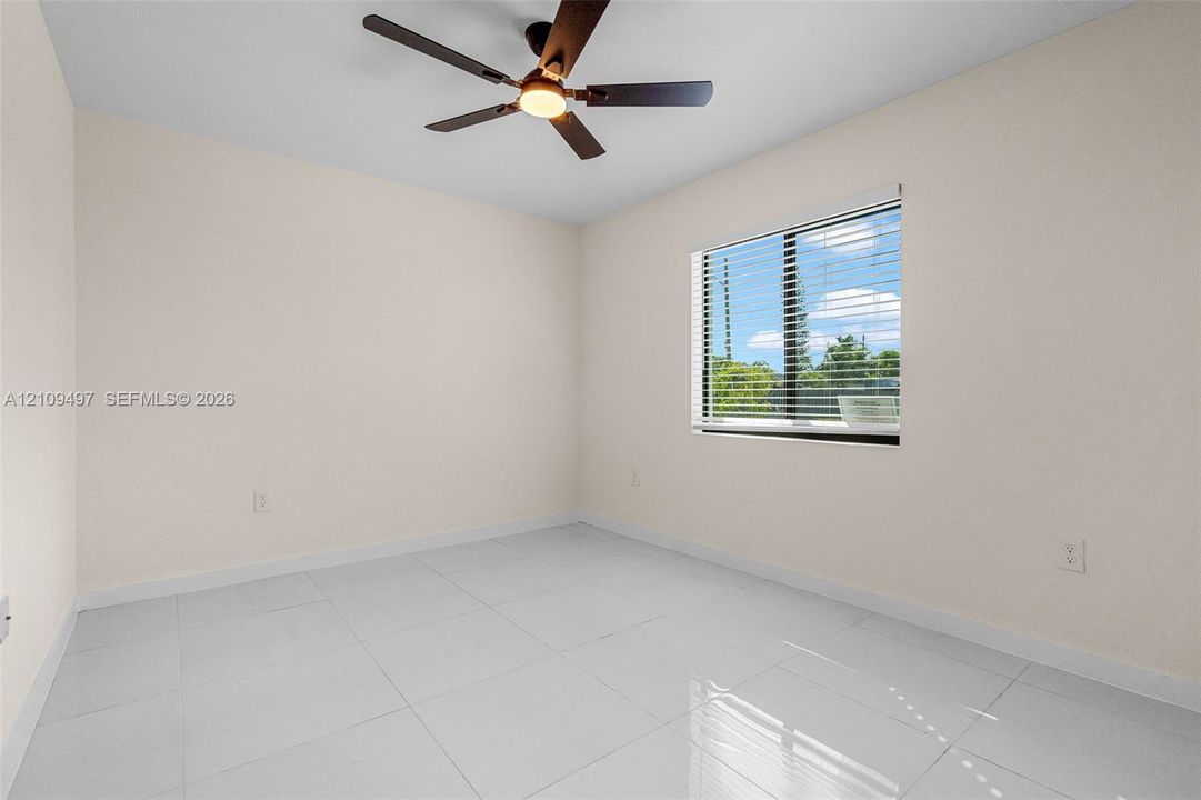 En Venta: $439,900 (4 camas, 2 baños, 1581 Pies cuadrados)