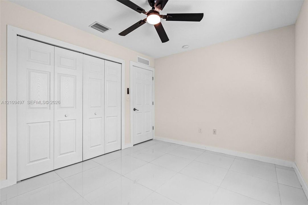En Venta: $439,900 (4 camas, 2 baños, 1581 Pies cuadrados)