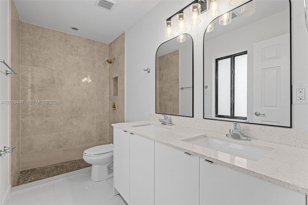 En Venta: $439,900 (4 camas, 2 baños, 1581 Pies cuadrados)