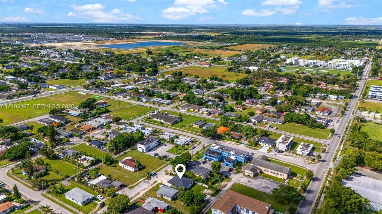 En Venta: $439,900 (4 camas, 2 baños, 1581 Pies cuadrados)