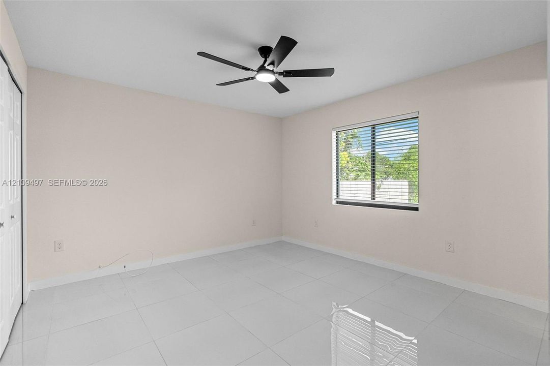 En Venta: $439,900 (4 camas, 2 baños, 1581 Pies cuadrados)