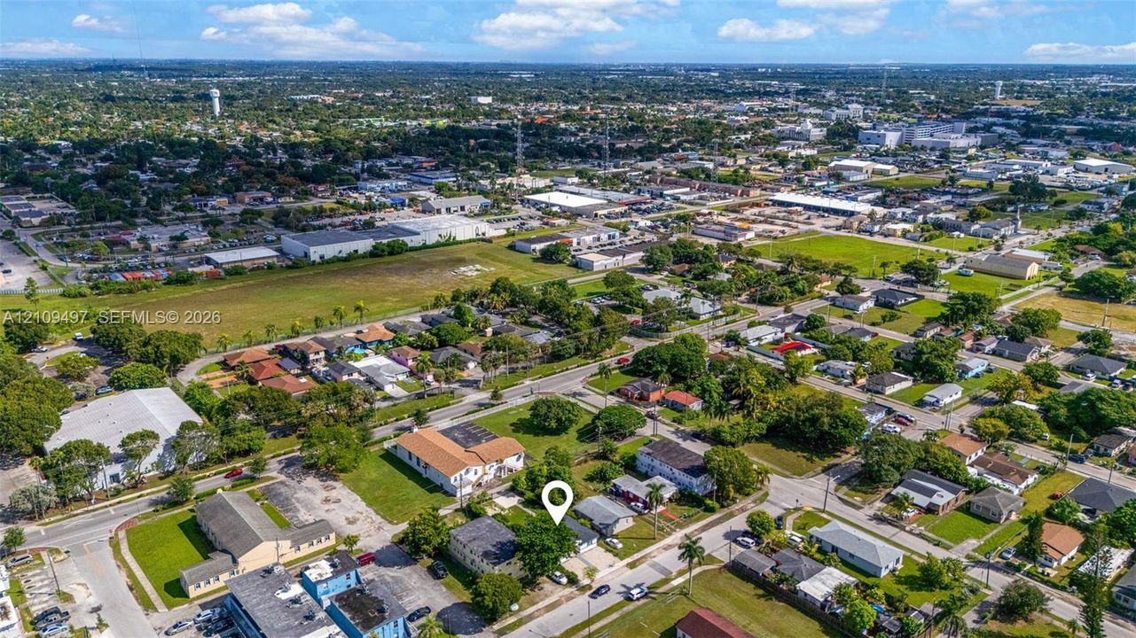 En Venta: $439,900 (4 camas, 2 baños, 1581 Pies cuadrados)