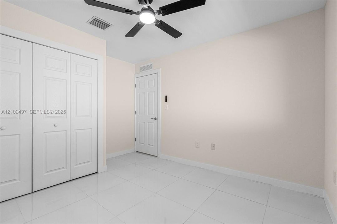 En Venta: $439,900 (4 camas, 2 baños, 1581 Pies cuadrados)