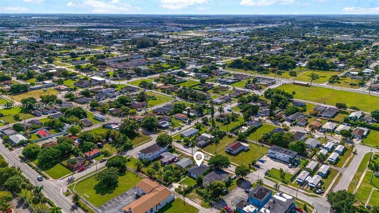 En Venta: $439,900 (4 camas, 2 baños, 1581 Pies cuadrados)