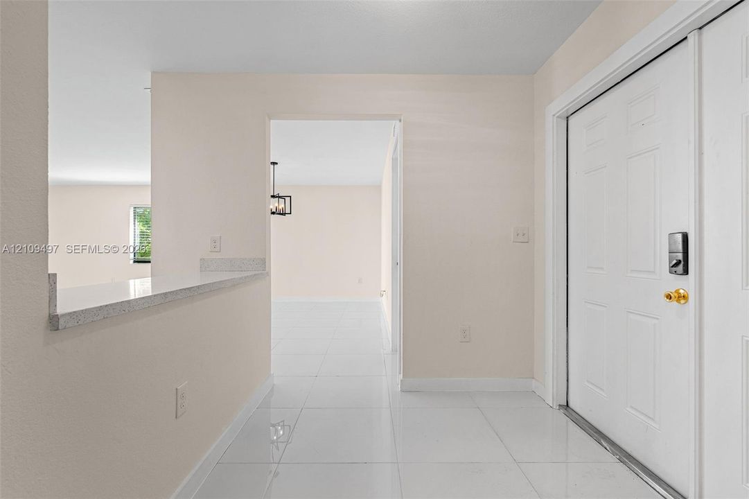 En Venta: $439,900 (4 camas, 2 baños, 1581 Pies cuadrados)