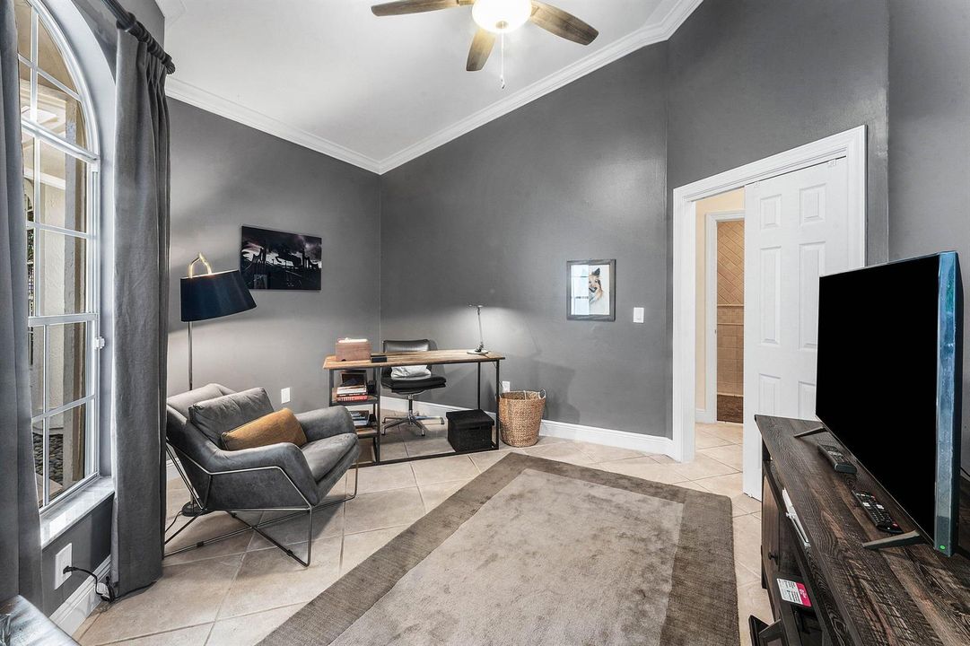 Office/Guest Room