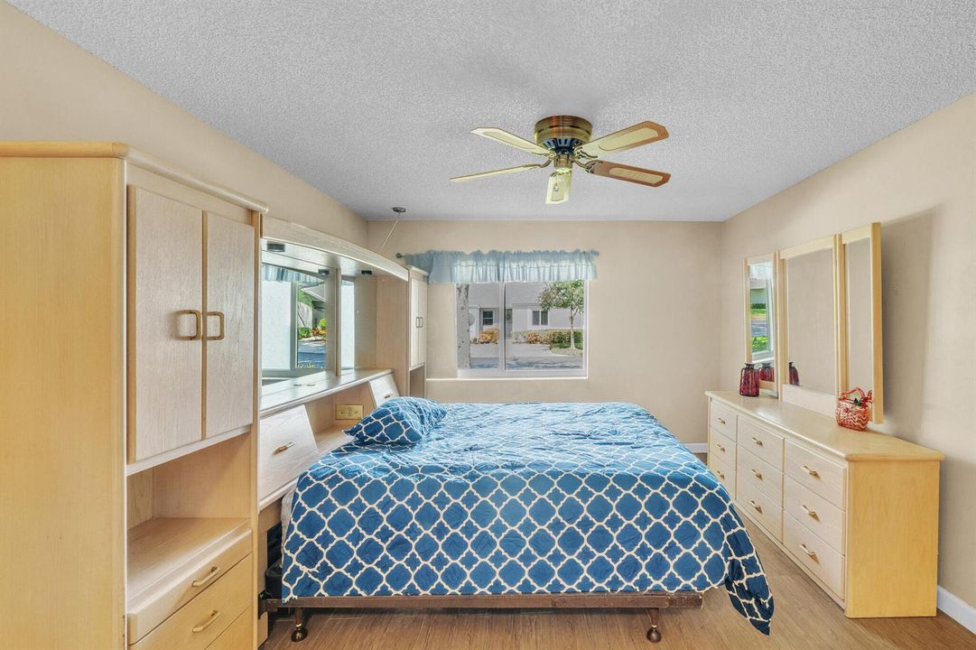 12 Primary Bedroom (1)