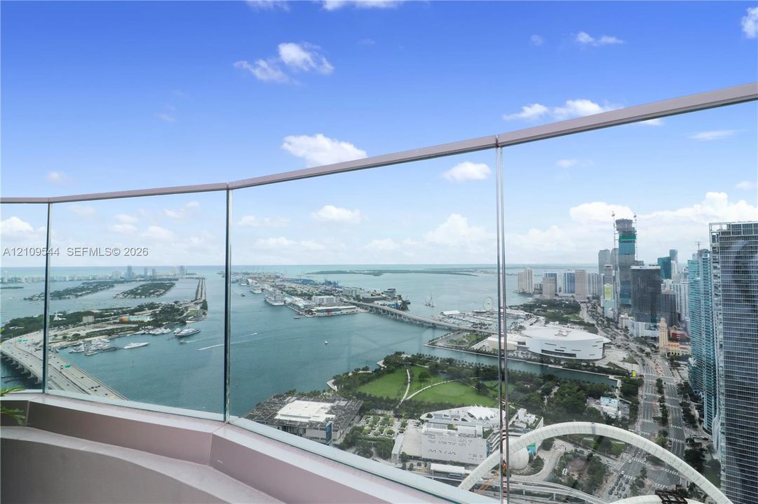 Floor 56th Miami View