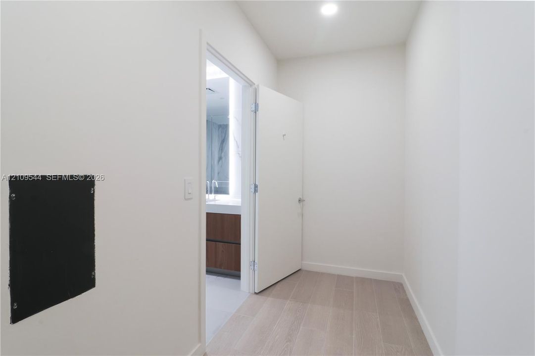 For Sale: $1,485,900 (2 beds, 2 baths, 1613 Square Feet)