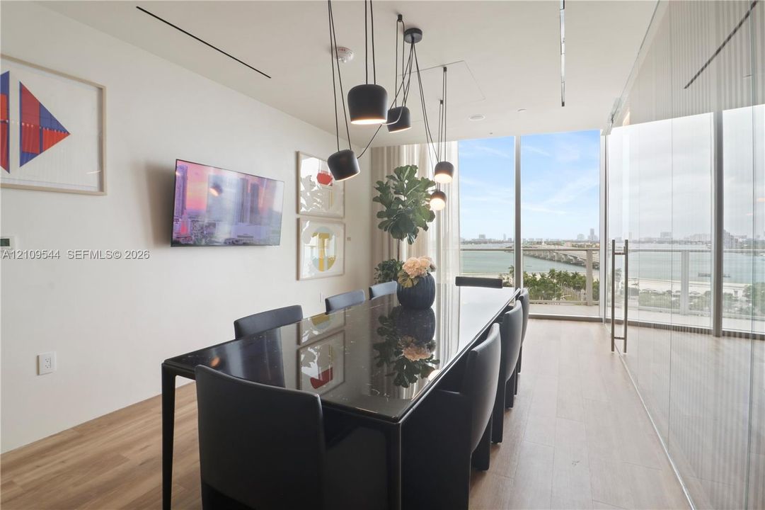 For Sale: $1,485,900 (2 beds, 2 baths, 1613 Square Feet)