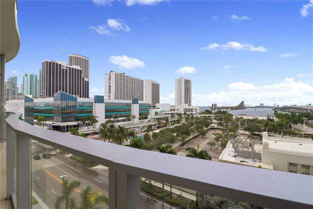 For Sale: $1,485,900 (2 beds, 2 baths, 1613 Square Feet)