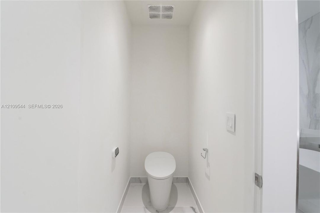 For Sale: $1,485,900 (2 beds, 2 baths, 1613 Square Feet)