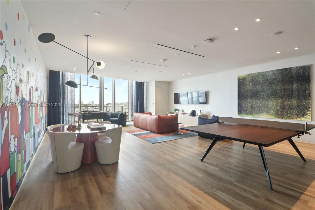 For Sale: $1,485,900 (2 beds, 2 baths, 1613 Square Feet)