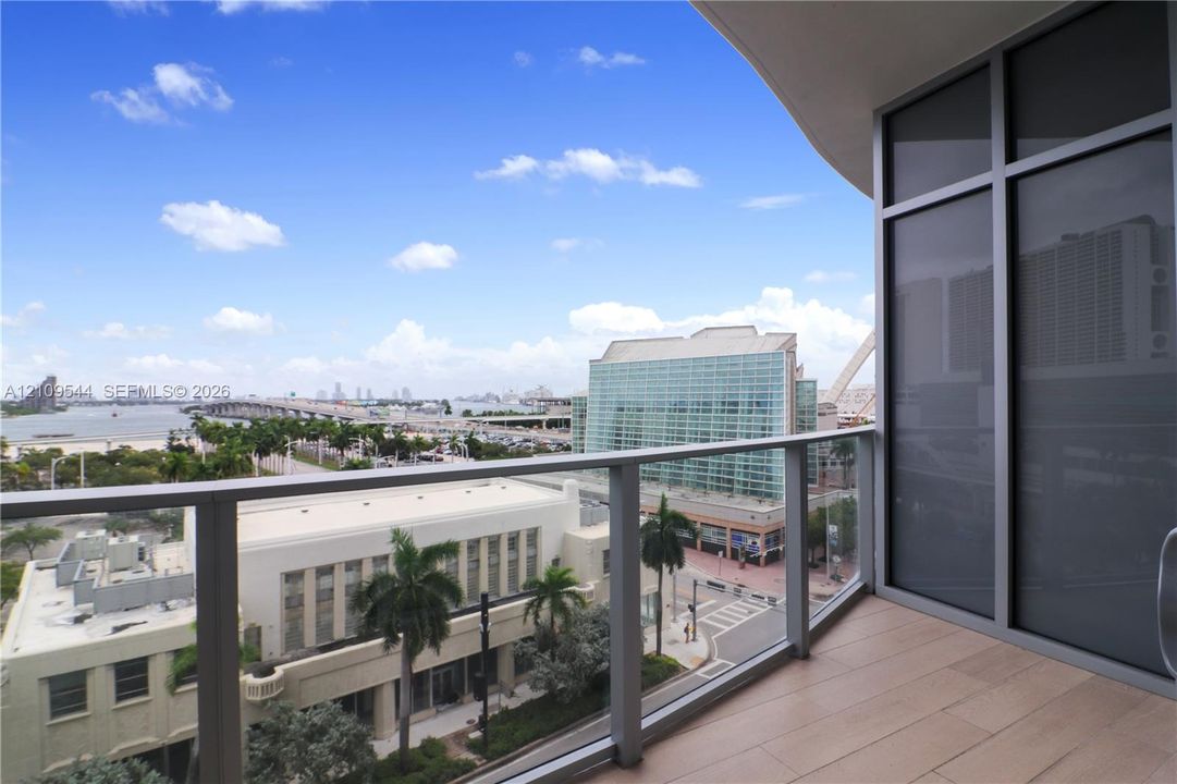For Sale: $1,485,900 (2 beds, 2 baths, 1613 Square Feet)