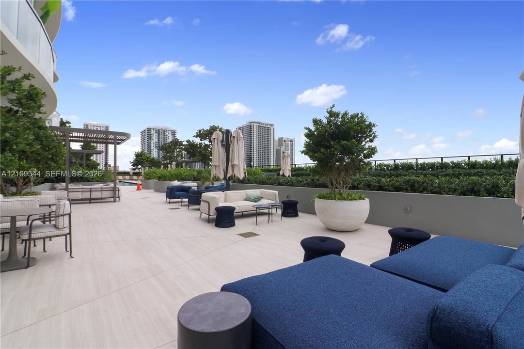 11th Floor amenity area