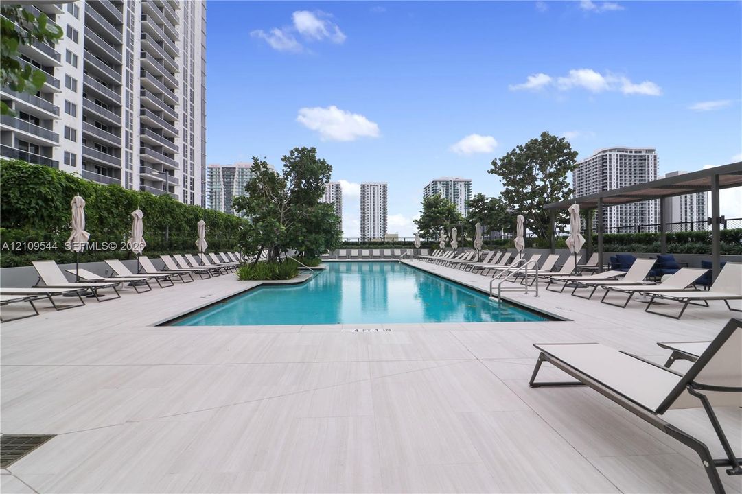 11th Floor amenity area, Pool