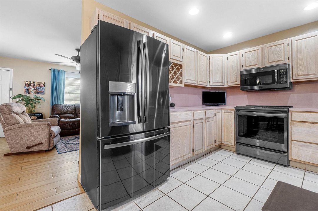008-2766NewYorkStreet-WestPalmBeach-FL-3