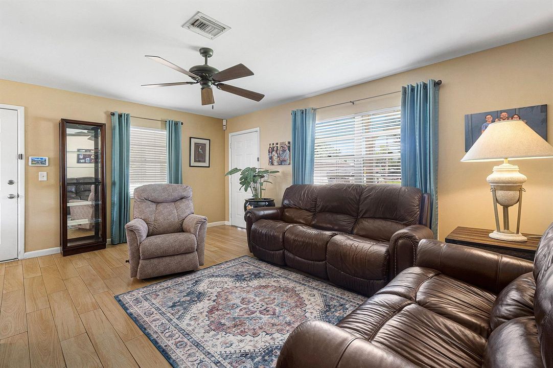 011-2766NewYorkStreet-WestPalmBeach-FL-3