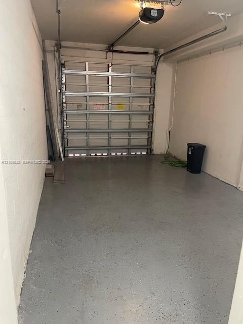 For Rent: $2,200 (1 beds, 1 baths, 850 Square Feet)