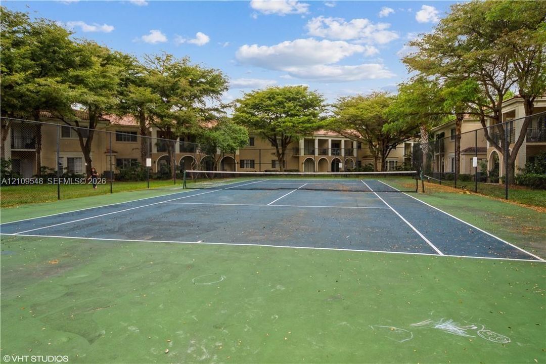 For Rent: $2,200 (1 beds, 1 baths, 850 Square Feet)