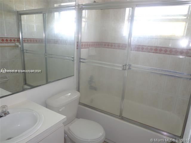 For Rent: $1,470 (1 beds, 1 baths, 633 Square Feet)