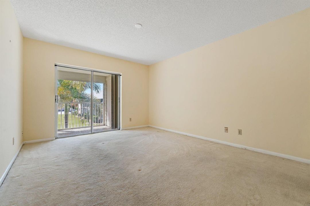 028-18081SECountryClubDr-Jupiter-SMALL